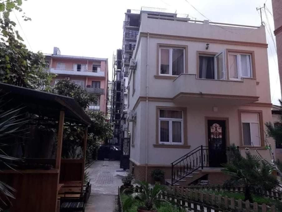 Guest House Kldiashvili Батумі Екстер'єр фото